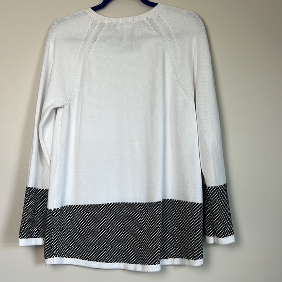 CALVIN KLEIN Black and White LongSleeve Round Neck Pullover Knit Sweater Size M - Picture 6 of 6